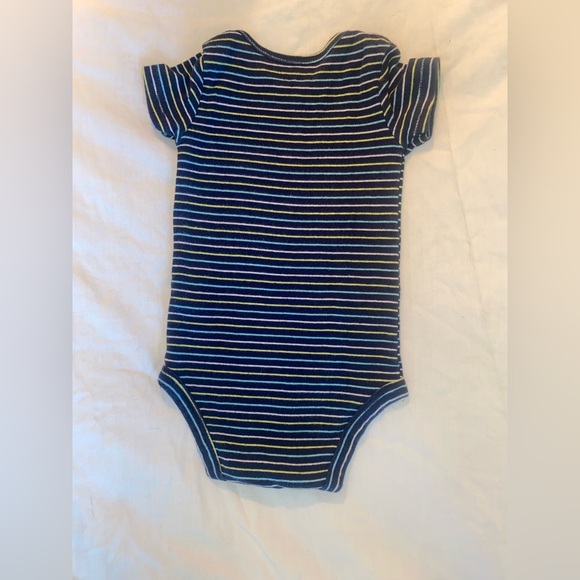 3-12$Carter’s striped onesie six months - Picture 2 of 2